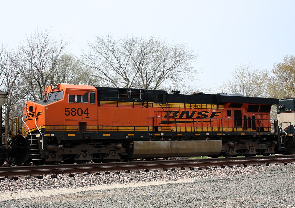 BNSF 5804